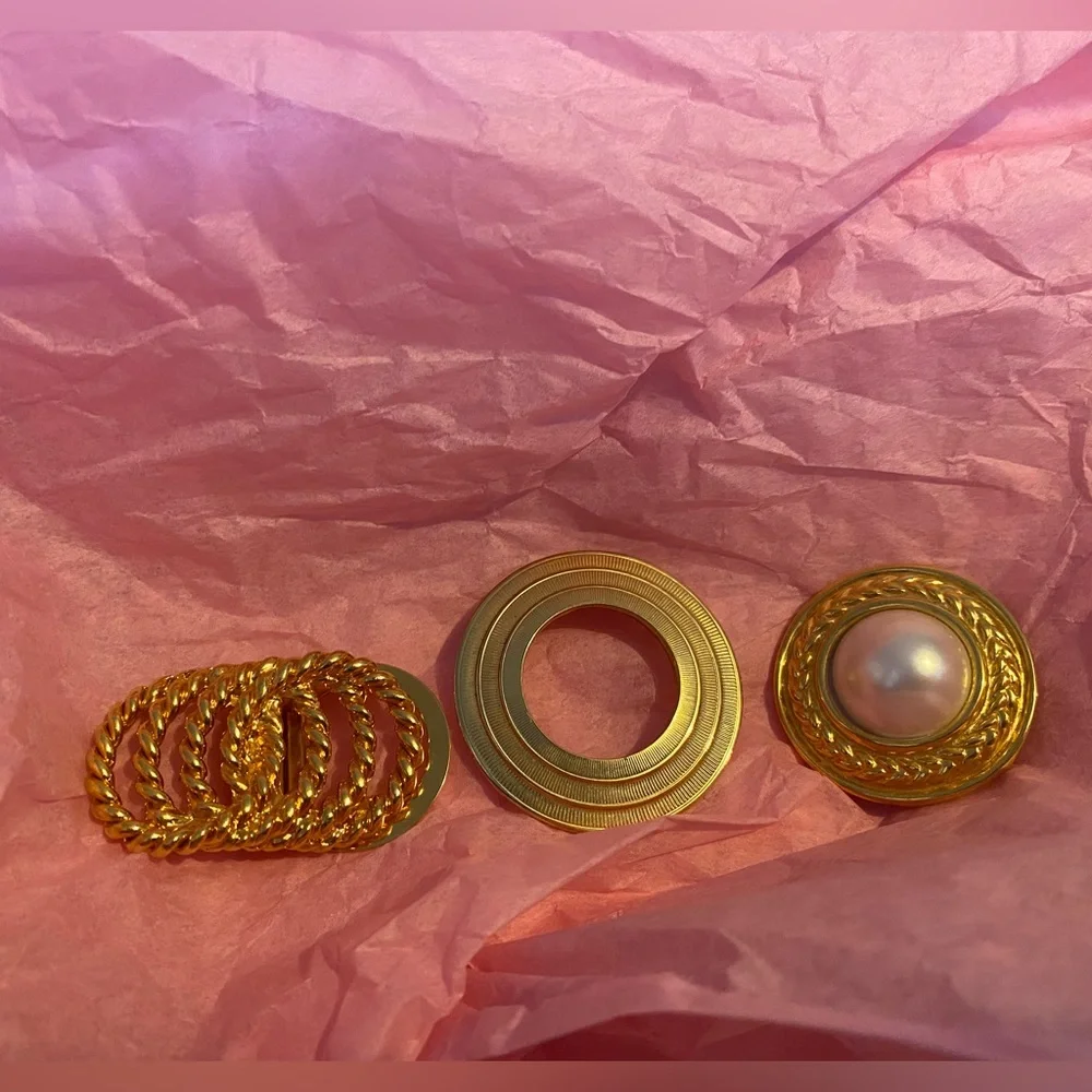 Lot of 3 vintage scarf clips, gold tone, circular jewelry, broche clip - Picture 1 of 7